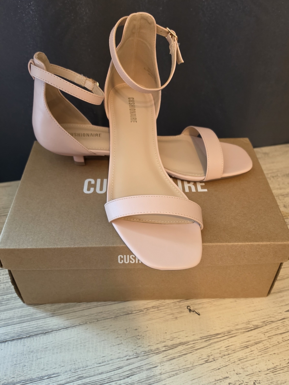 Cushionaire Blush Ankle-Strap Kitten Heel Sandals Size 8.5